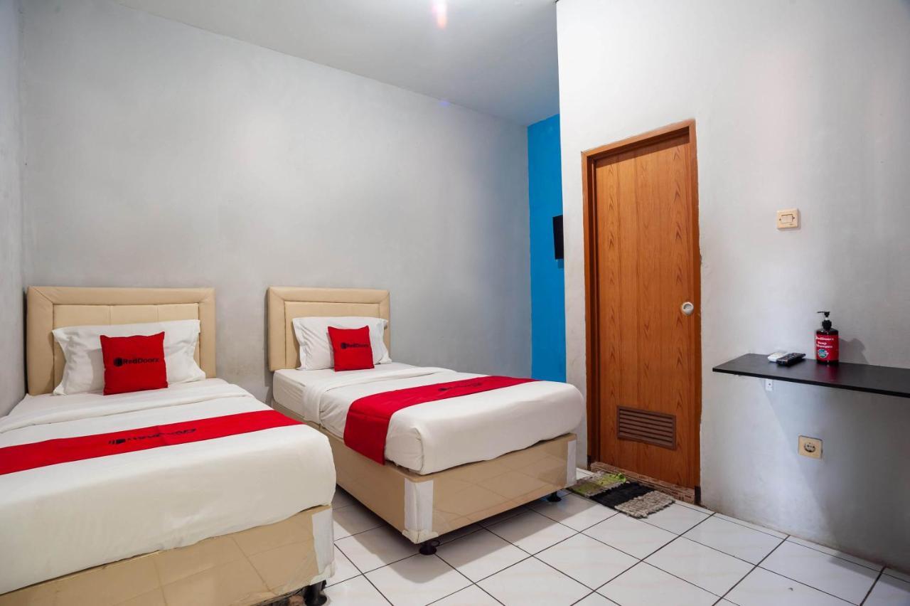 Reddoorz Near Margonda Raya Hotel Depok Eksteriør billede