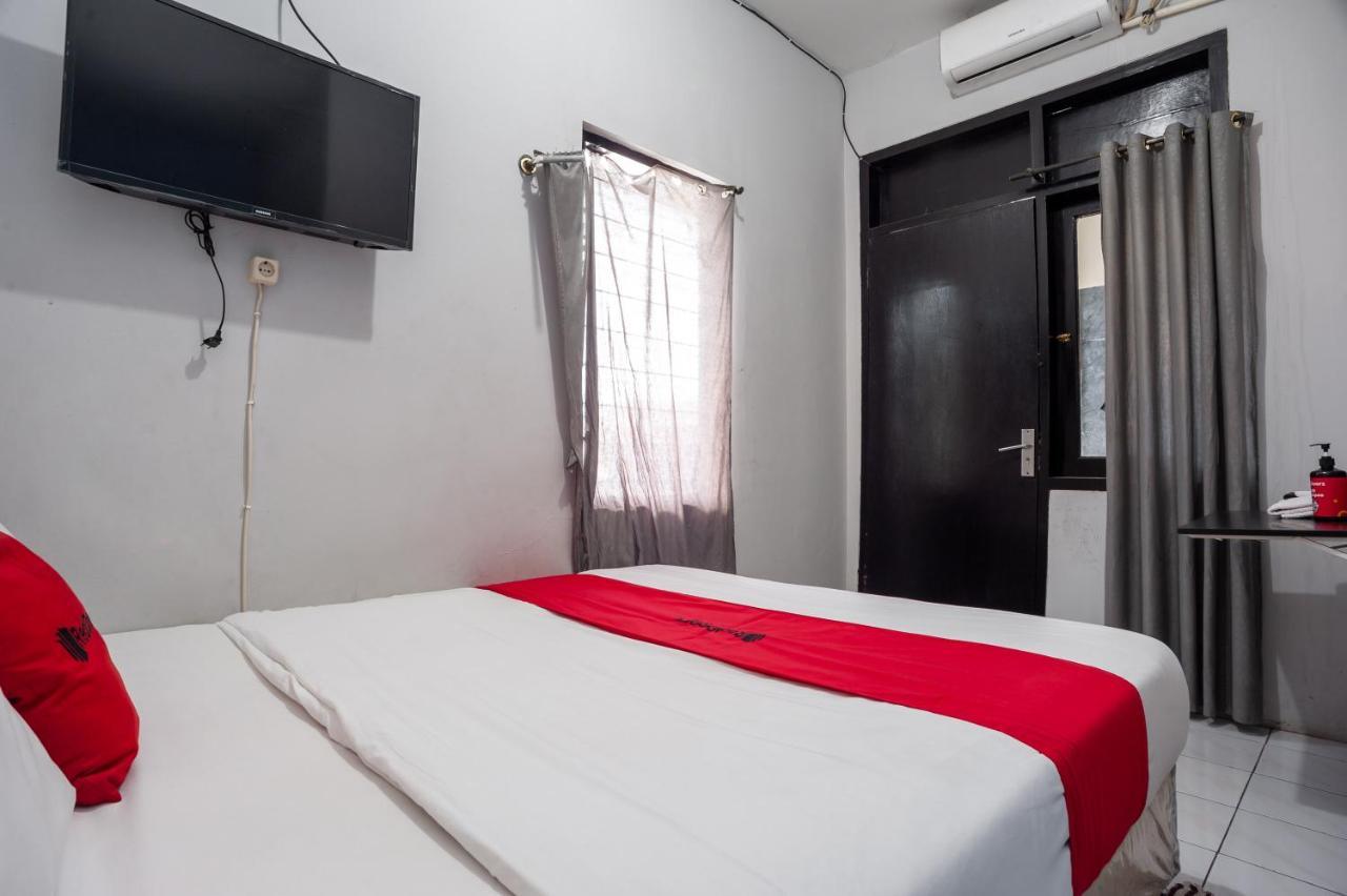 Reddoorz Near Margonda Raya Hotel Depok Eksteriør billede