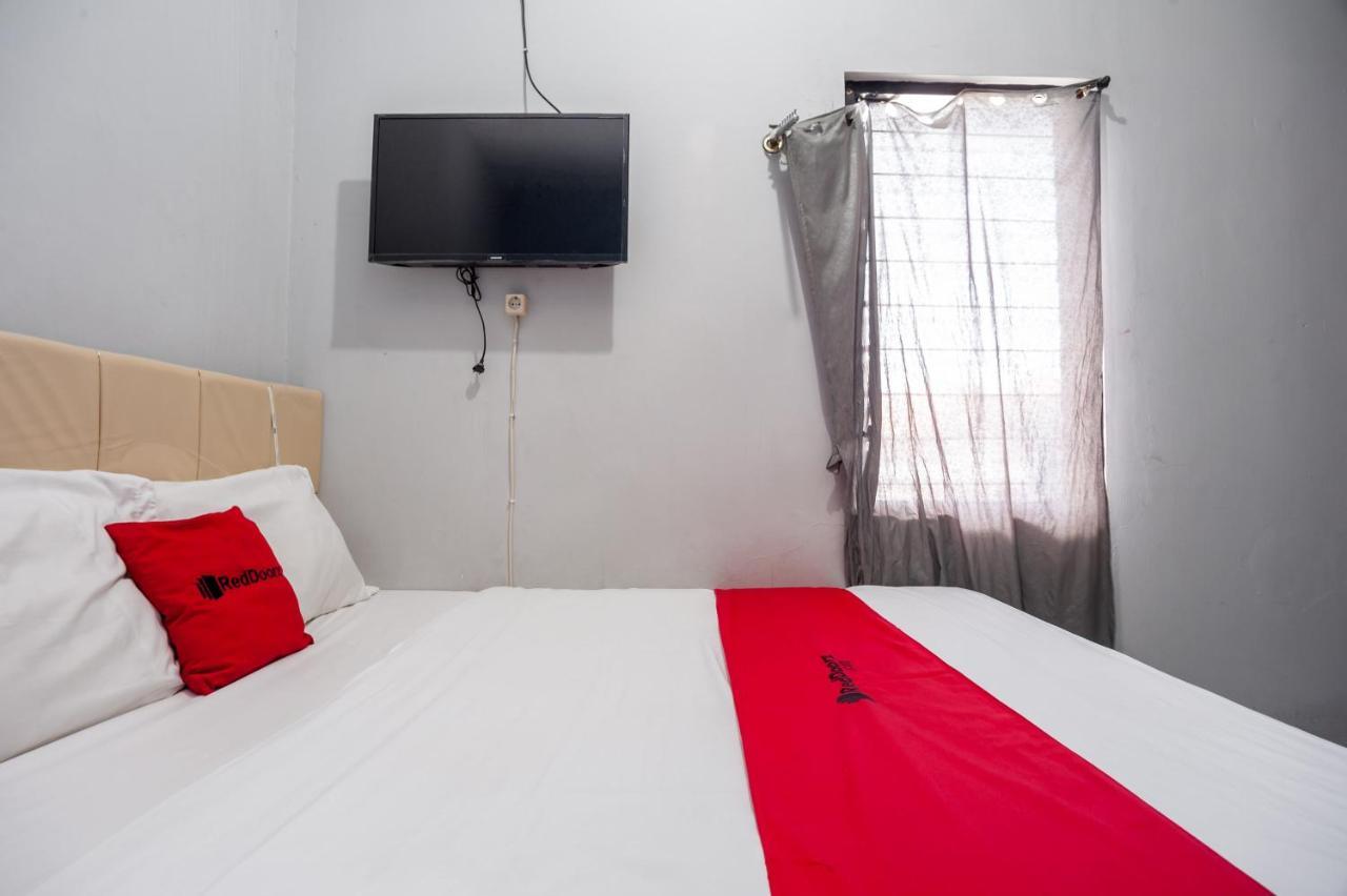 Reddoorz Near Margonda Raya Hotel Depok Eksteriør billede