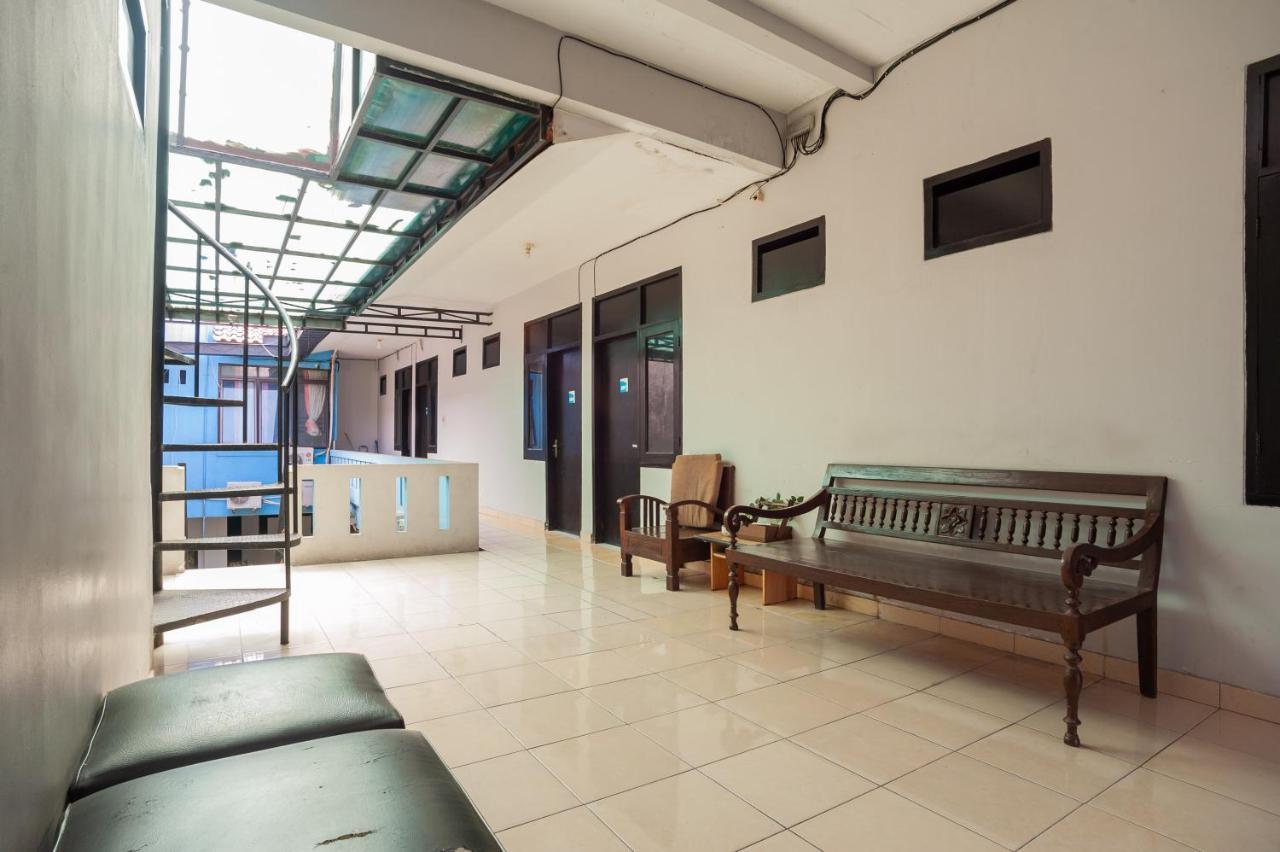 Reddoorz Near Margonda Raya Hotel Depok Eksteriør billede